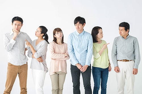 離婚の話し合いは両家の親を交えるべき? 同席する際の注意点